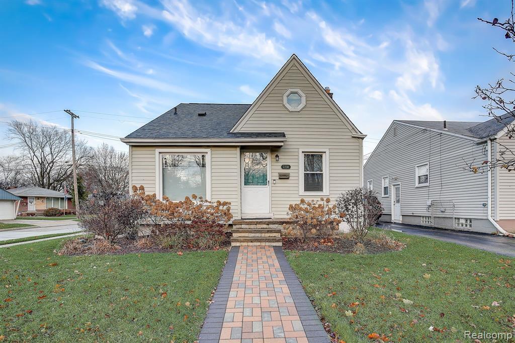 Foto principal - 2738 Crooks Rd