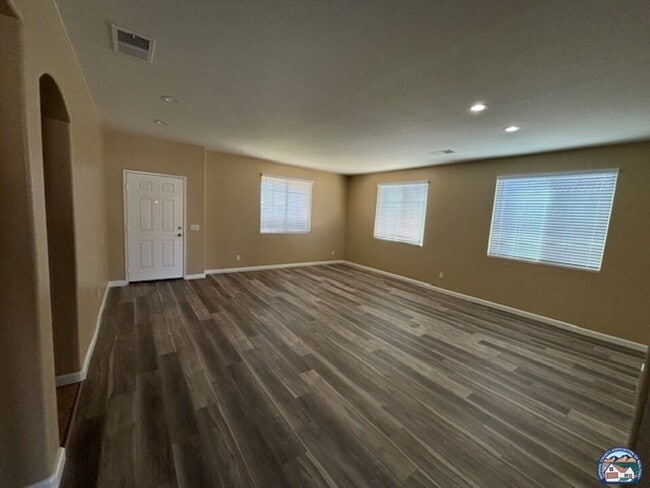 Building Photo - 1364 Valleyview Ave