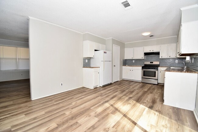 Building Photo - Centrally Located 3 Bed 1.5 Bath Home in Ruston