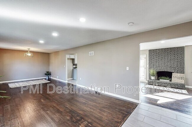 Foto del edificio - 8009 Roe Ave