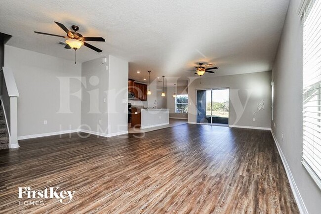 Foto del edificio - 6409 Trent Creek Dr