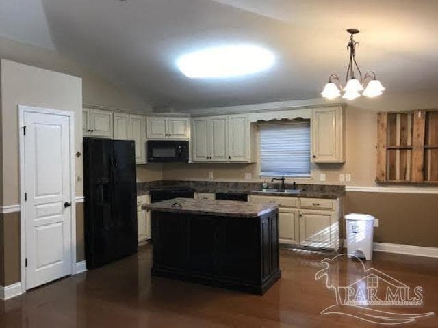 Building Photo - 5558 Pine Ridge Dr