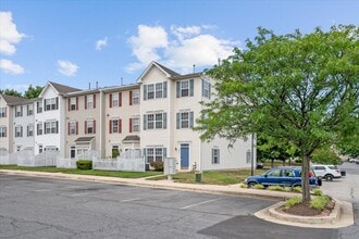 Building Photo - 8221 Barrington Ct