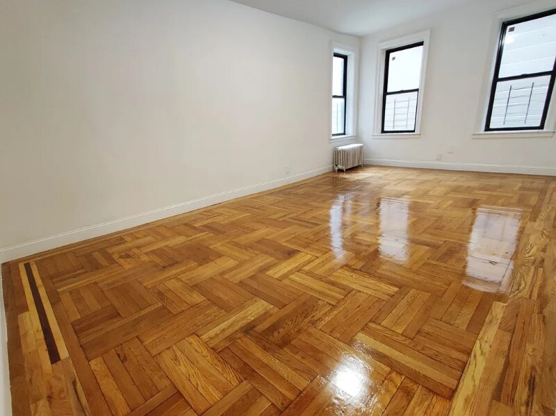 Building Photo - 730 E 236th St