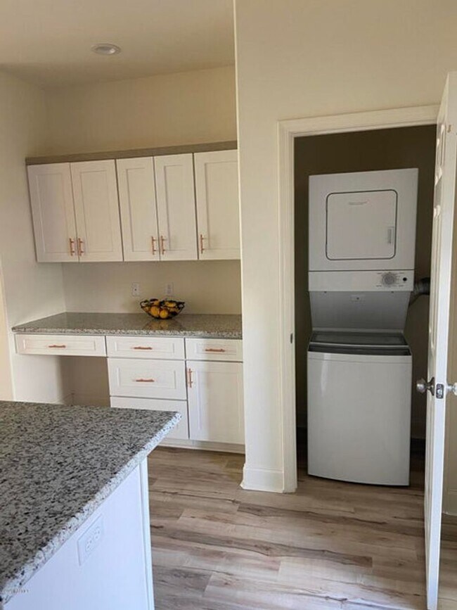 Foto del edificio - 108 Appleoak Ave