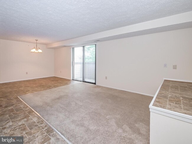 Building Photo - 993 Heather Ridge Dr