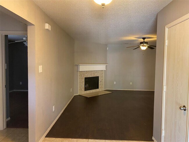 Building Photo - 9913 Fillmore Dr