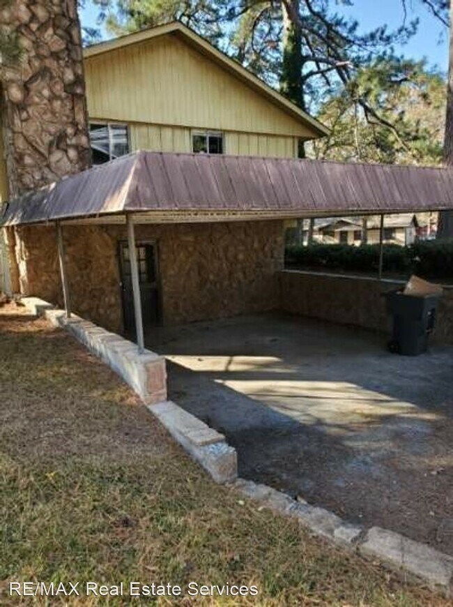 Building Photo - 4 br, 1.5 bath House - 3130 Linda