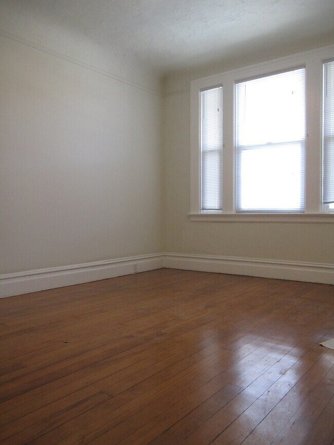Building Photo - 967 Filbert St