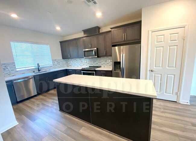 Foto del edificio - 342 Fitzpatrick Rd