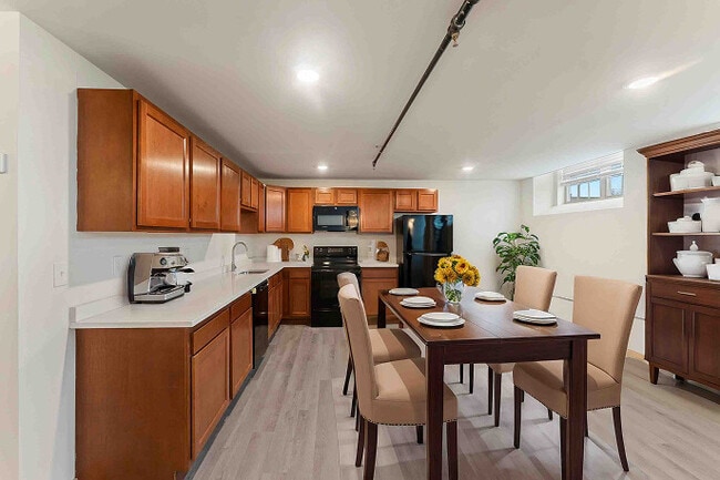 Building Photo - Pine Street Apartments