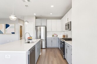 Interior Photo - Onyx North Central