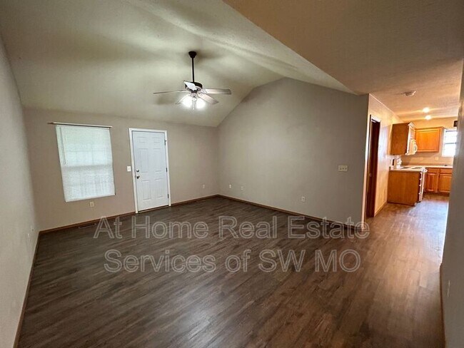 Building Photo - 1057 S Missouri Ave