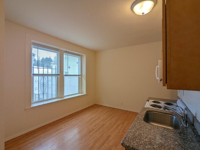 Building Photo - 2109 Kala Bagai Way