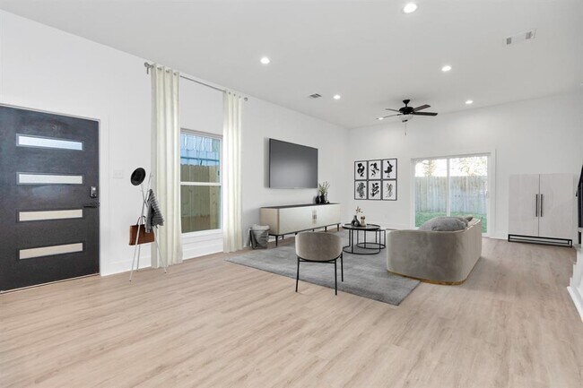 Foto del edificio - 2217 Lee St