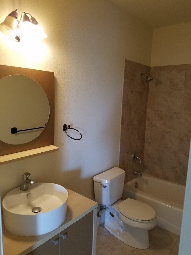 Foto del edificio - 5960-5964 Vista Ridge