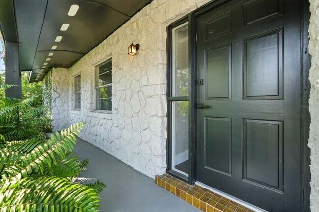 Foto del edificio - Beautiful 3 Bedroom House in Quiet Port Or...