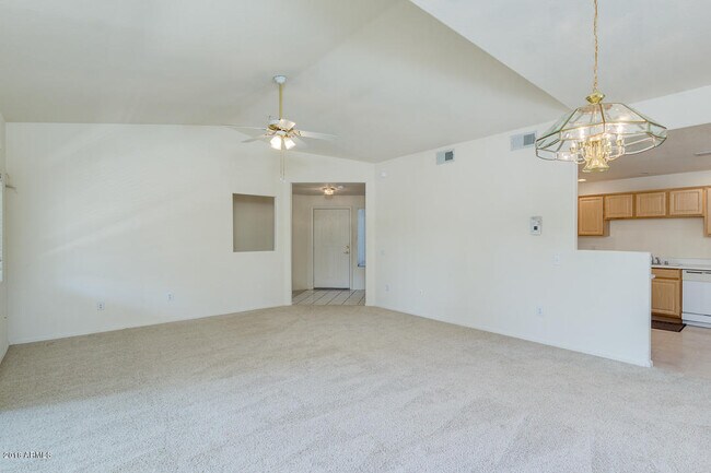 Foto del edificio - 15225 N 100th St