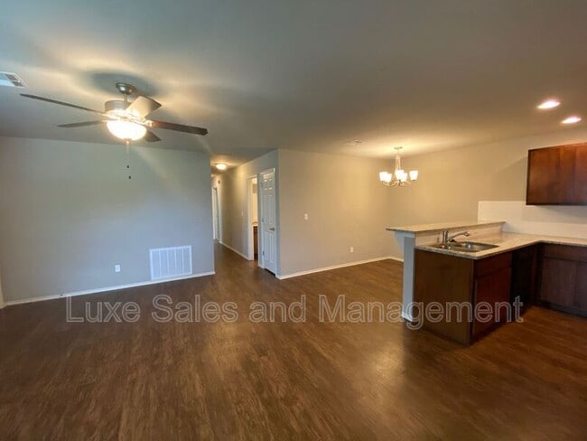 Photo - 793 SW 13th St House