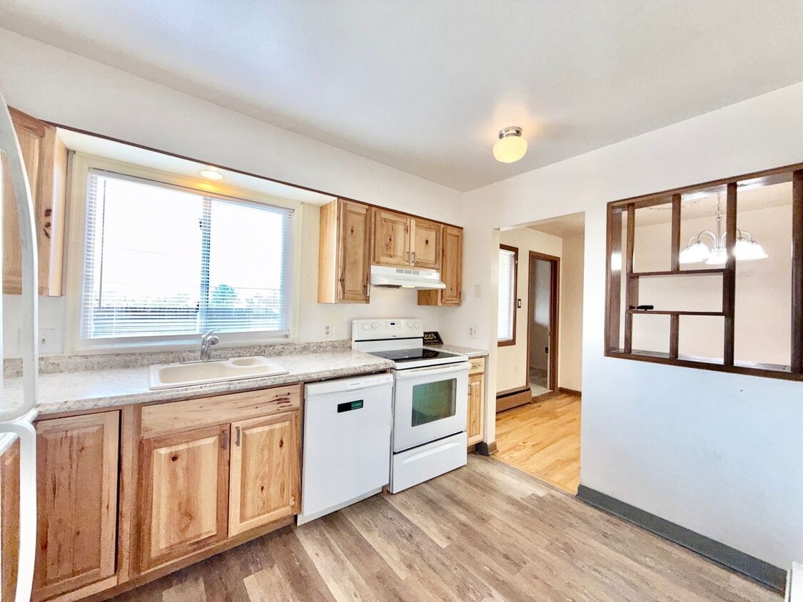 Photo - 225 Elmwood Drive