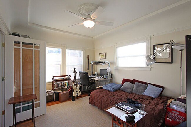 Building Photo - 1105 Shrader Street