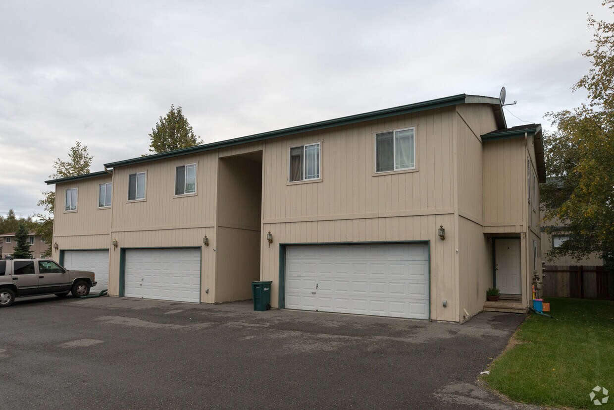 Building Photo - 3510 E 42nd Ave