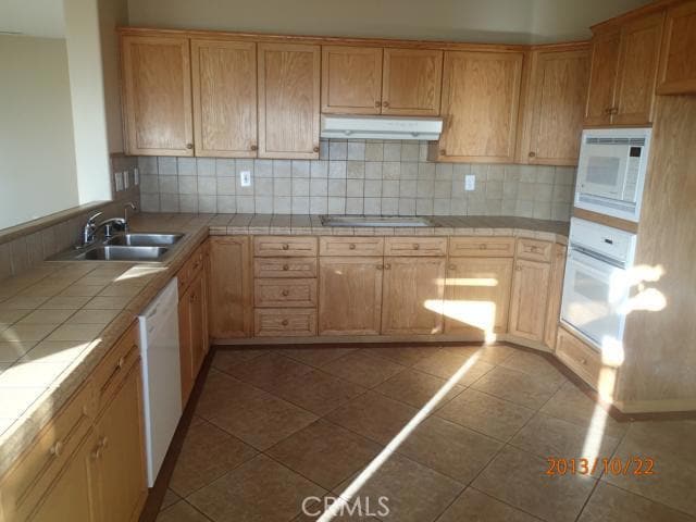 Building Photo - 16456 High Bluff Ct