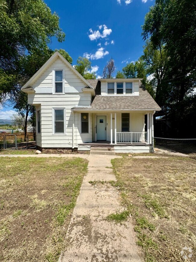 Building Photo - 126 E Brookside St