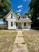 Building Photo - 126 E Brookside St