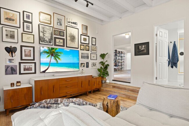 Foto del edificio - Ventura | Pierpont | 4 Bedroom + 3 Bathroom