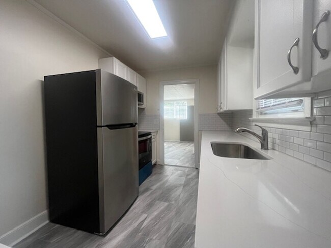 Foto del edificio - 3 bedroom 1 bath remodeled home.