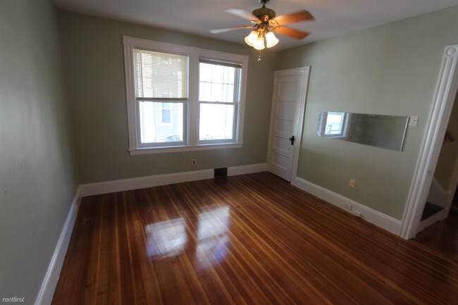 Foto del edificio - 2 br, 1 bath  - 77 Reservoir Apt 1 Unit 1