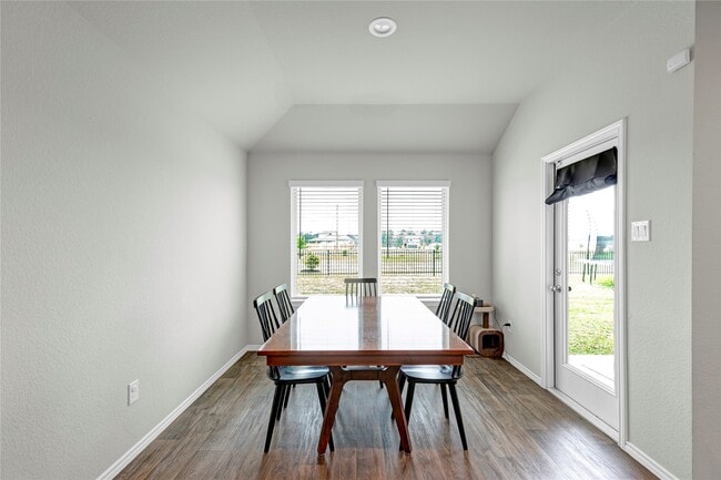 Building Photo - 14368 W Pine Heart Dr