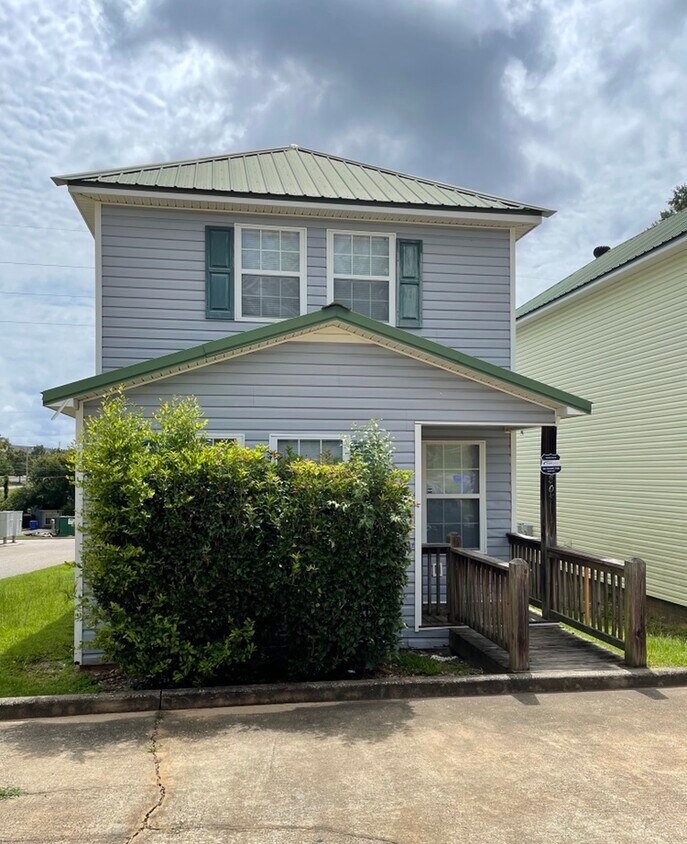 814 Park St, Troy, AL 36081 Townhome Rentals in Troy AL