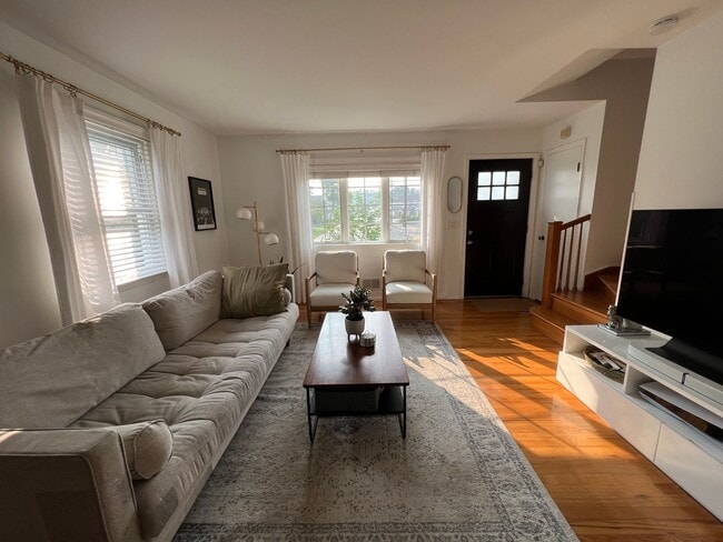 Building Photo - Highly desirable Cranford location