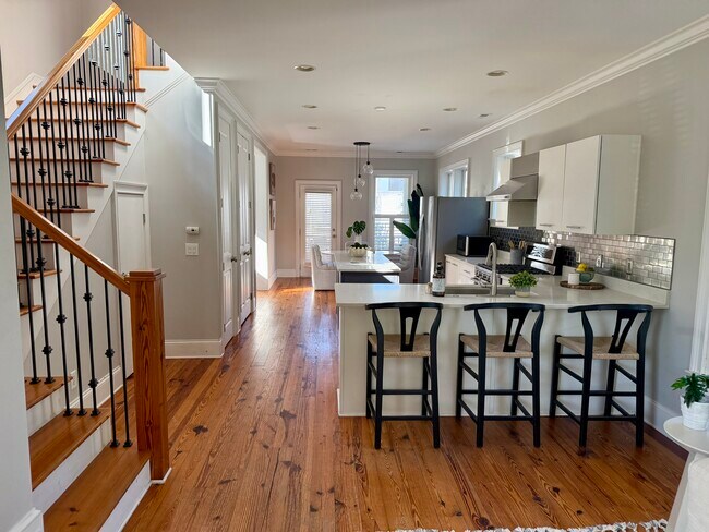 Photo - 194 Fishburne St House