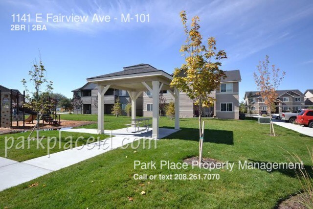 Primary Photo - 1141 E Fairview Ave