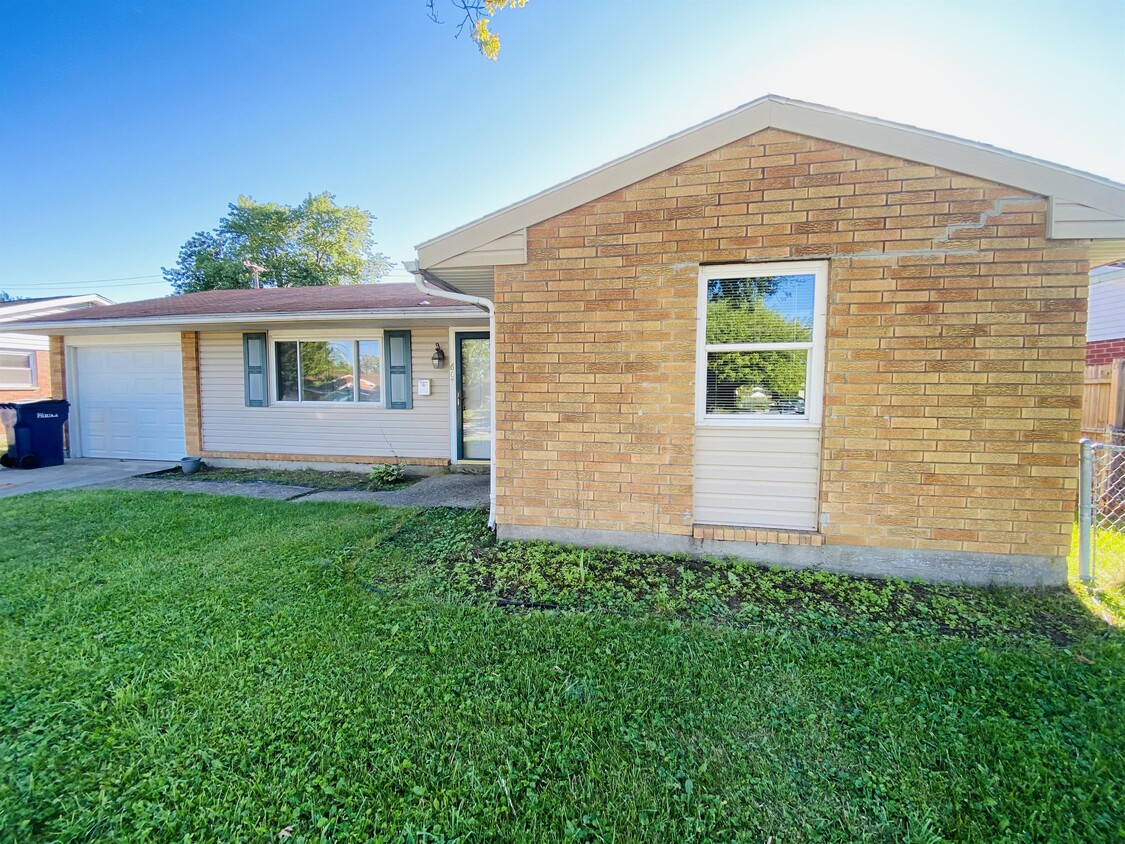Primary Photo - 607 S Sunset Dr