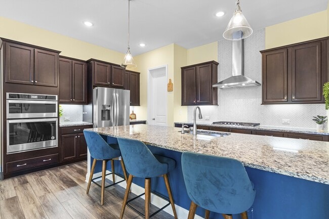 Photo - 1708 Aberdour Dr House