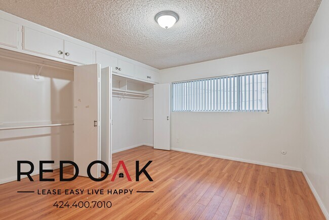 Foto del edificio - 319 S Clark Dr