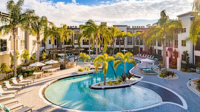 Building Photo - The Walton