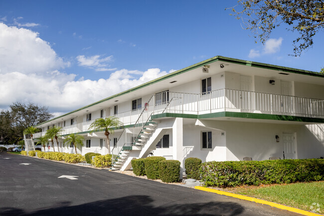 Building Photo - Tequesta Garden Condos