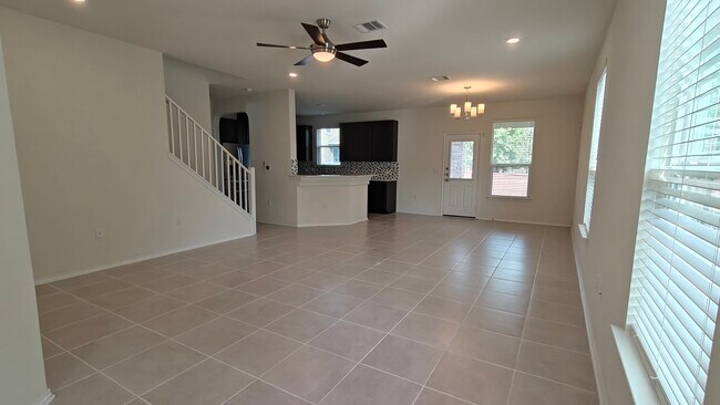 Foto del edificio - 9107 Golden Leaf Dr