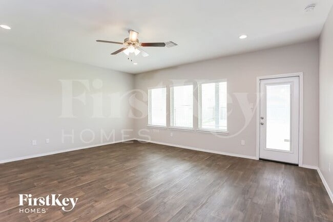 Building Photo - 2407 Georgina Falls Dr