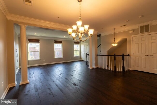 Foto del edificio - 323 Community Center Ave