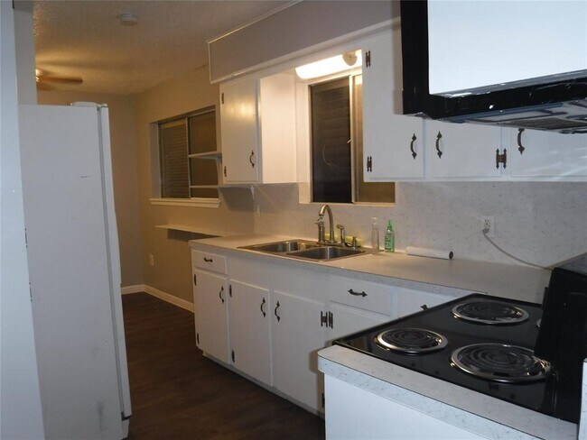 Foto del edificio - 10701 N Morningview St