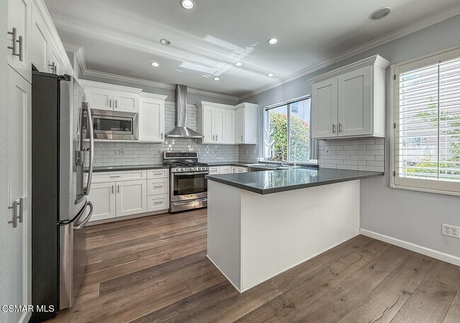 Foto del edificio - 5470 Seine Ct