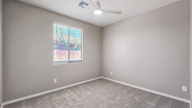 Building Photo - Enjoy the incredible amenities at Estrella Mountain Ranch!