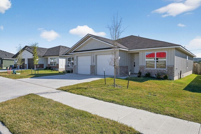 Building Photo - 1255 Concord Dr