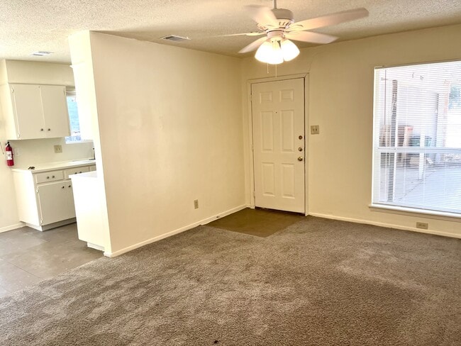 Building Photo - 6305 Hyside Dr